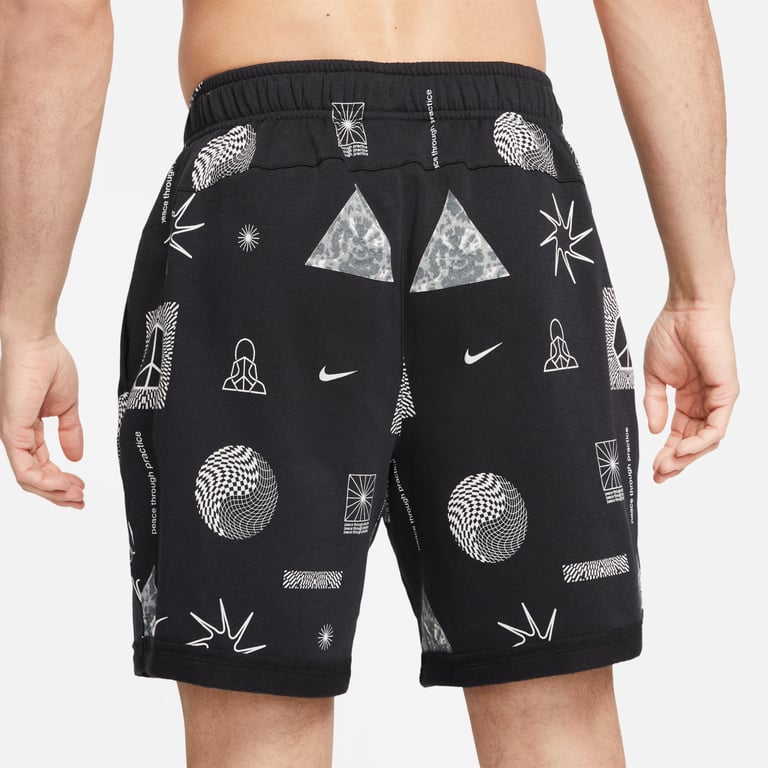 Nike Yoga Therma-FIT Fleece M träningsshorts Svart