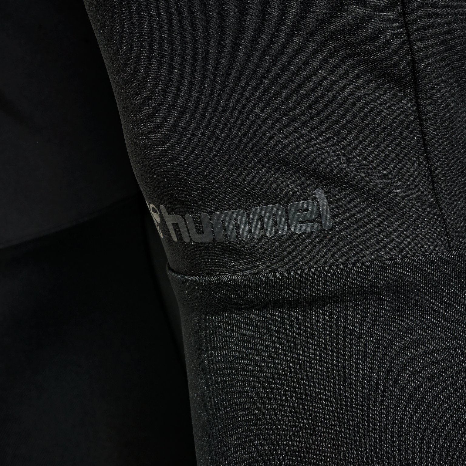 Hummel hmlMT Dragon Hybrid Tapered M träningsbyxor Svart