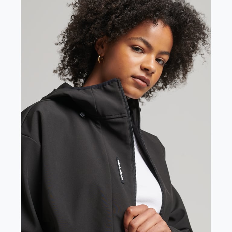 Superdry Code Tech Crop Softshell jacka Svart