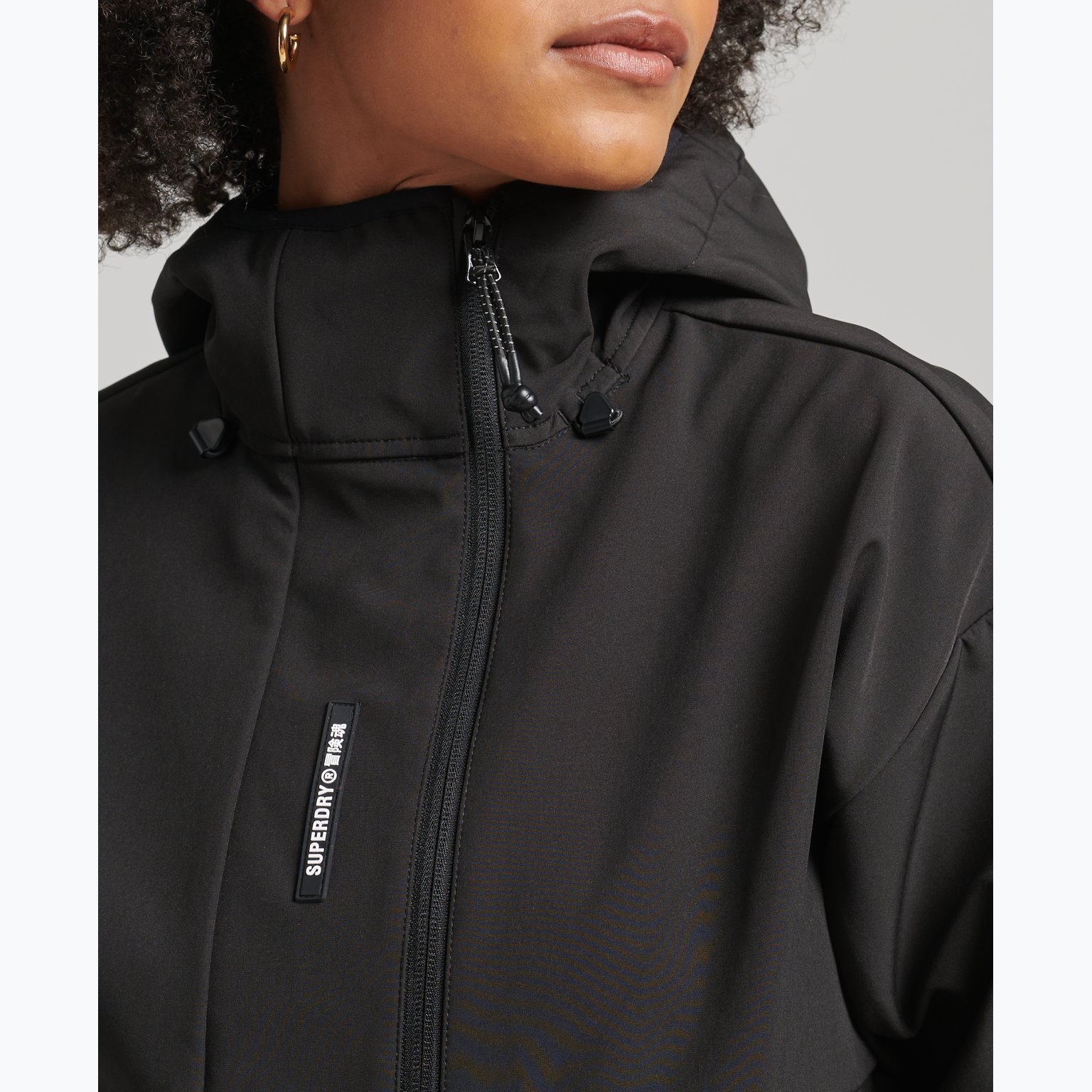 Superdry Code Tech Crop Softshell jacka Svart