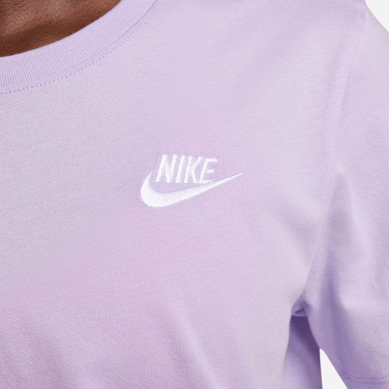 Nike Sportswear Club Essentials W t-shirt Lila