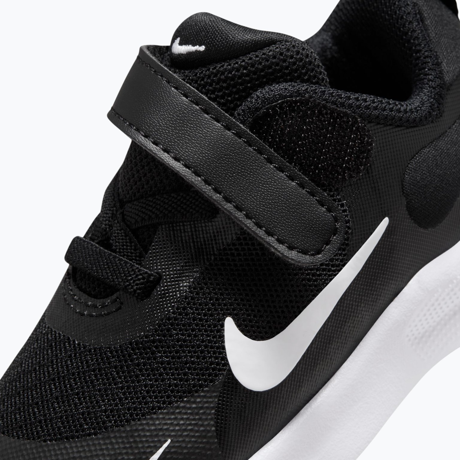 Nike Revolution 7 MR sneakers Svart