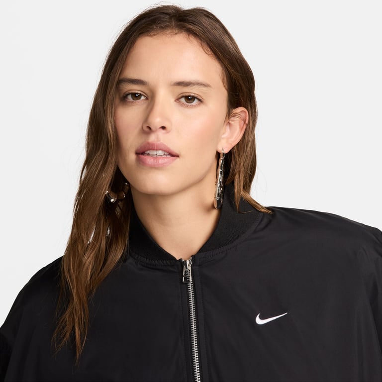 Nike Sportswear Essential W jacka Svart