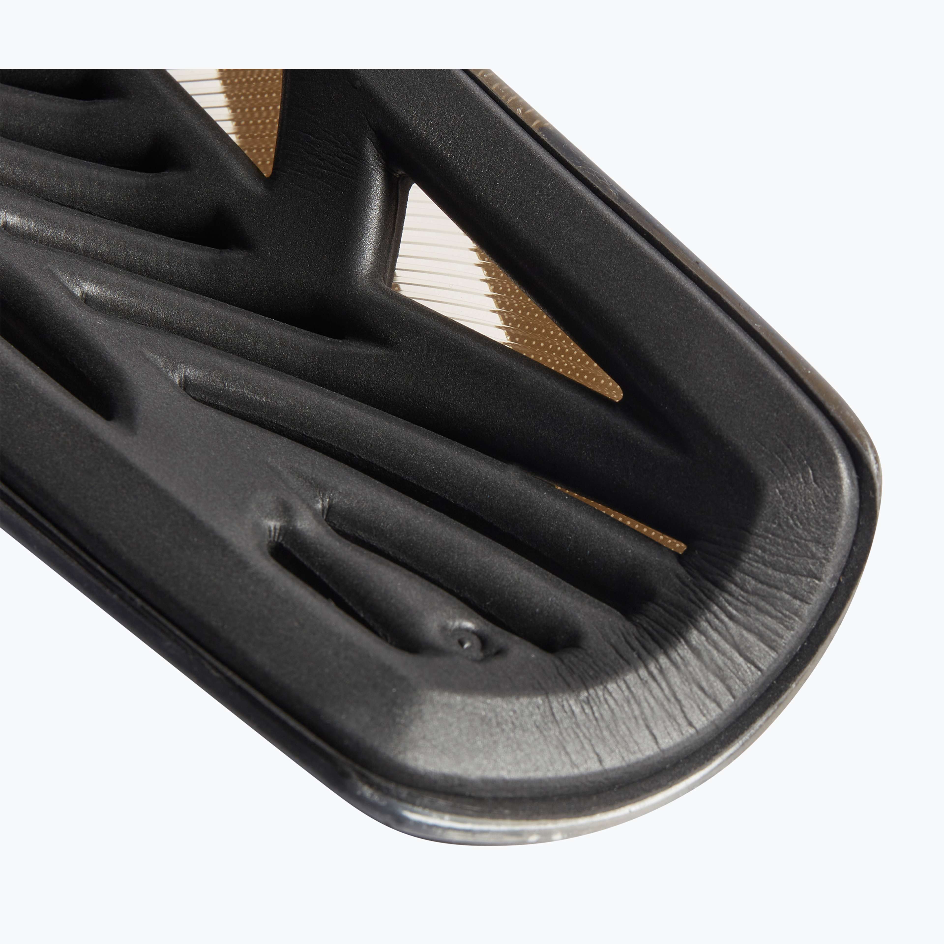 Tiro League benskydd