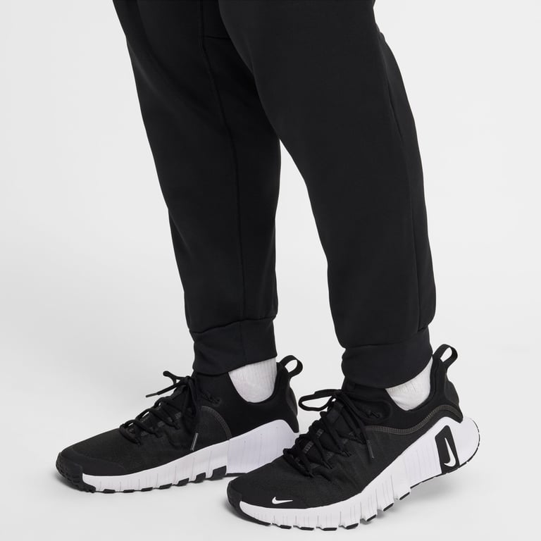 Nike Therma-FIT Tapered Fitness M mjukisbyxor Svart