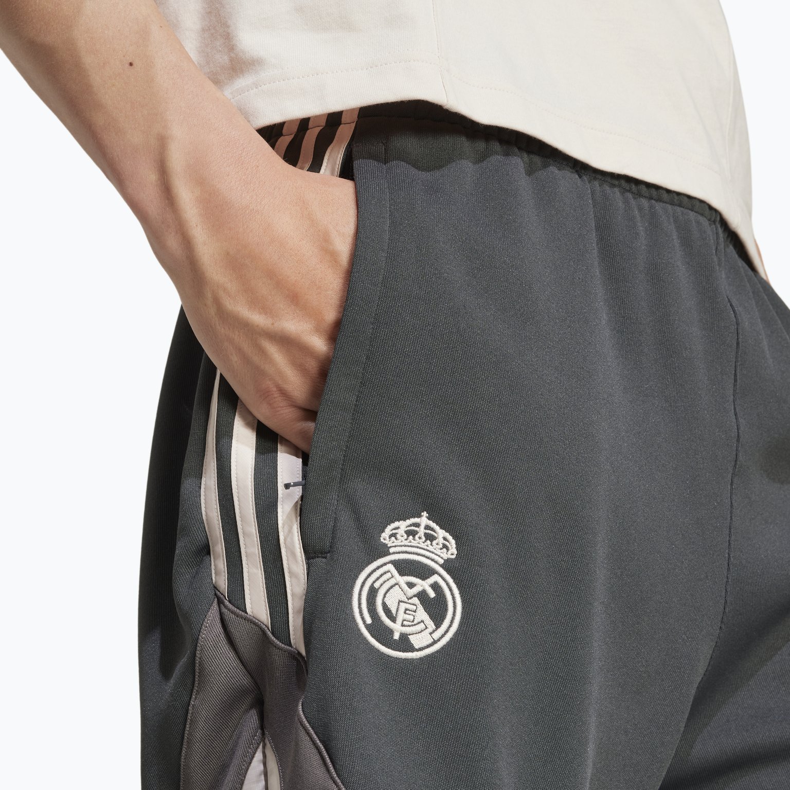 adidas Originals Real Madrid Originals M shorts Grå