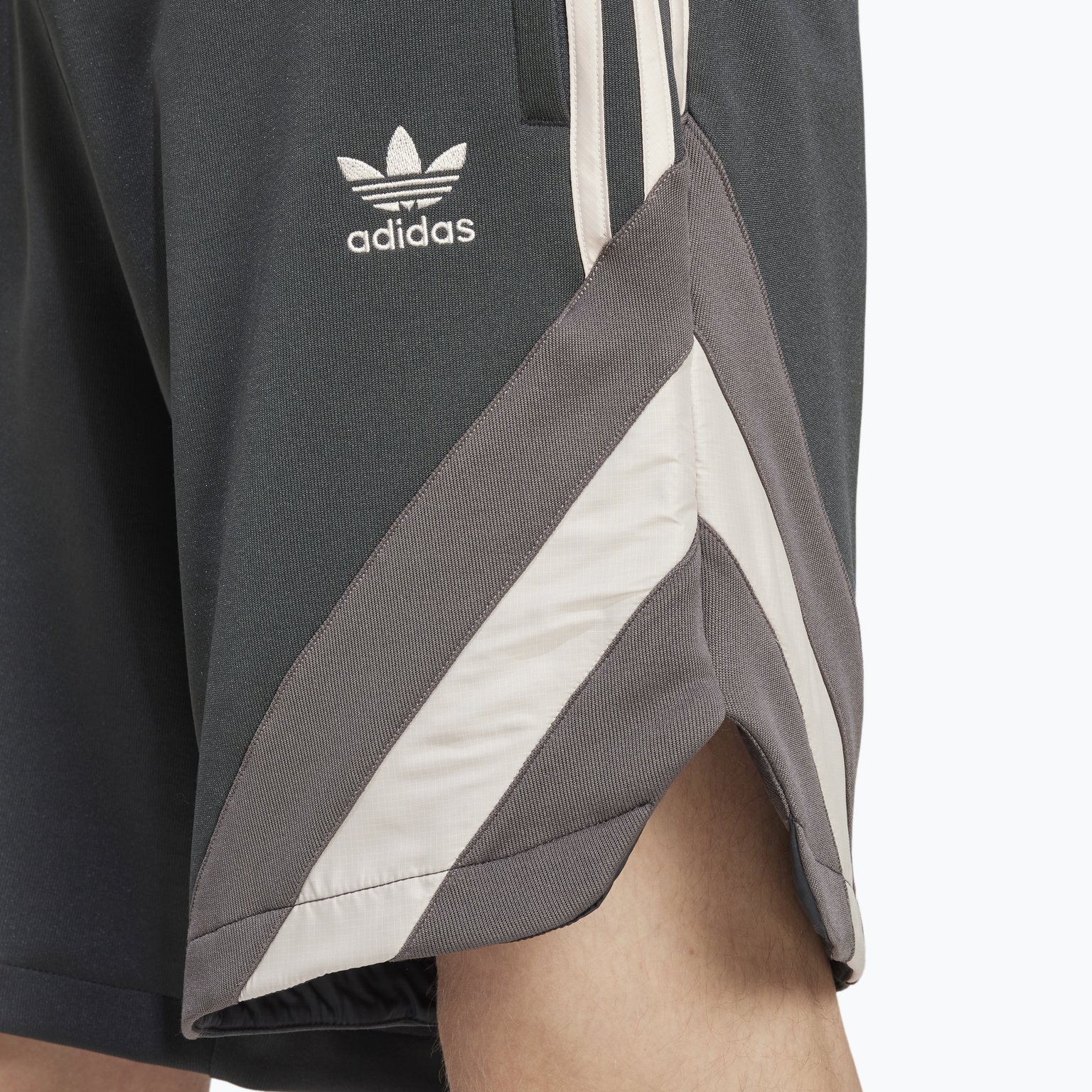 adidas Originals Real Madrid Originals M shorts Grå