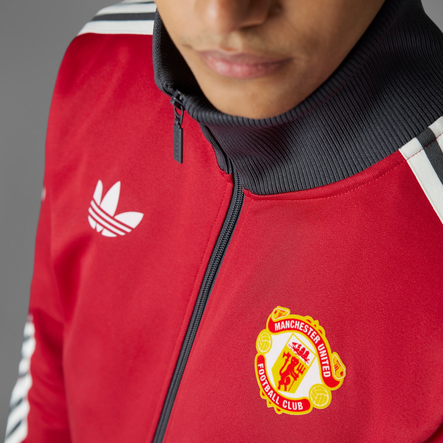 adidas Originals Manchester United Originals M träningsjacka Röd