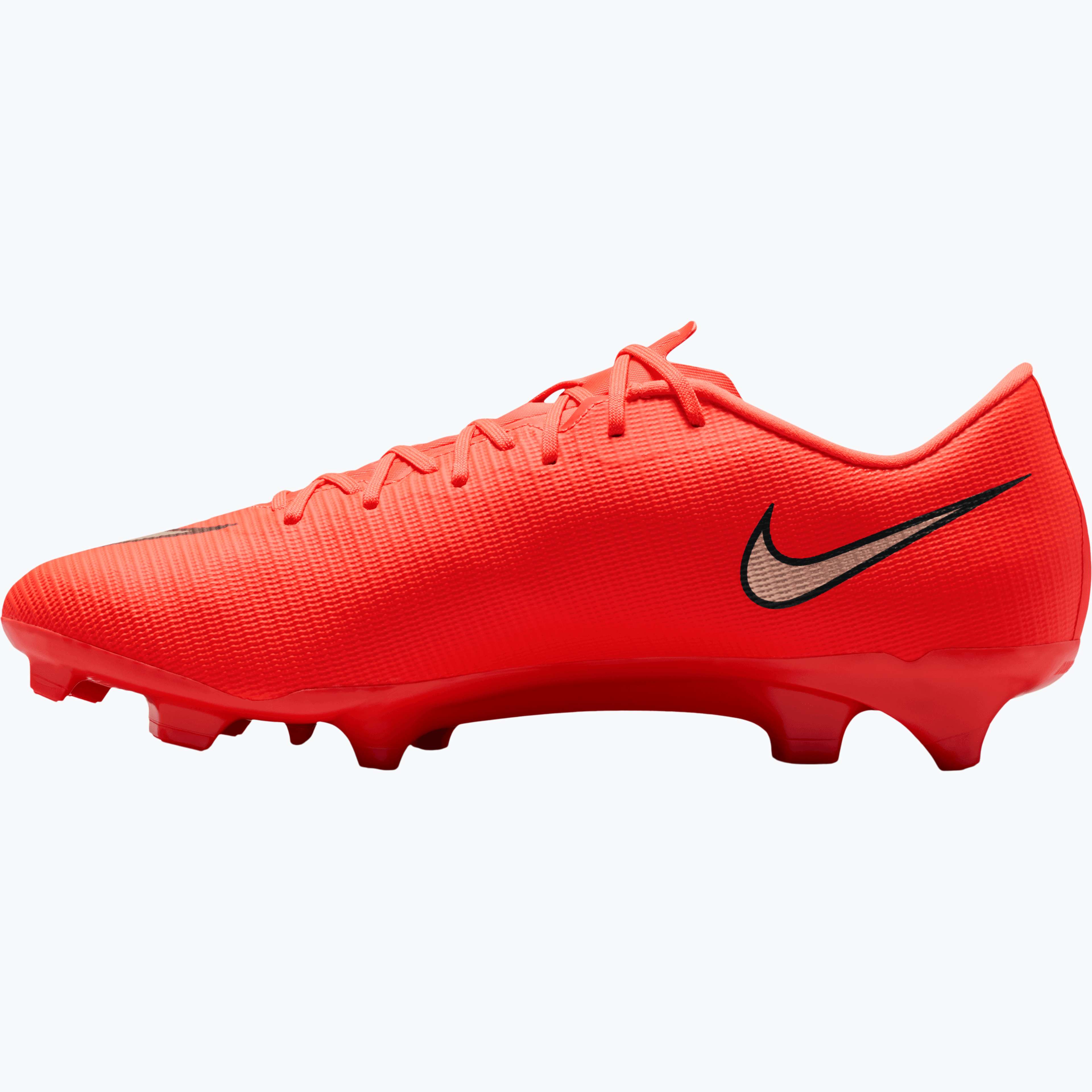 Vapor 17 Academy MG fotbollsskor
