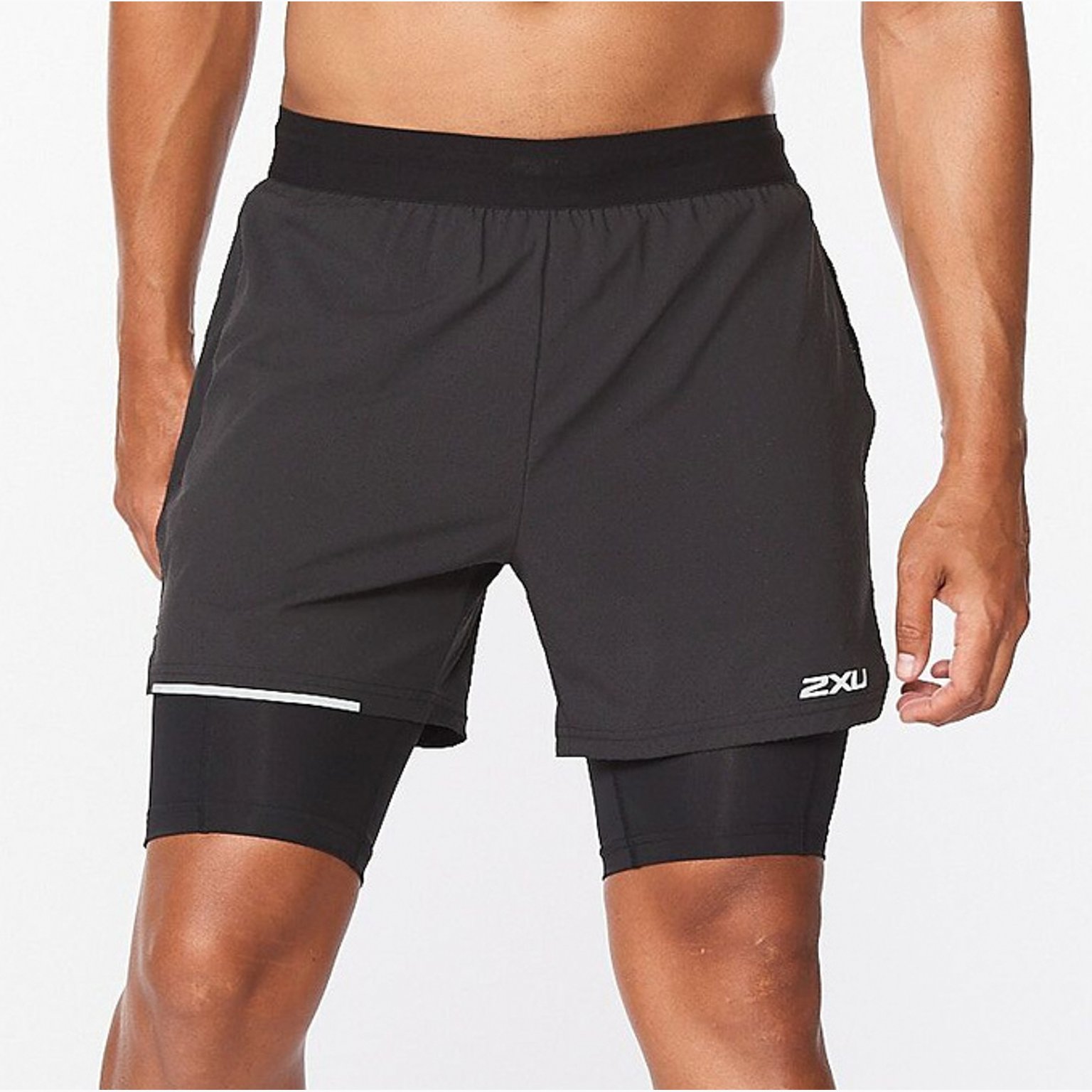 2XU Aero 2in1 träningsshorts Svart