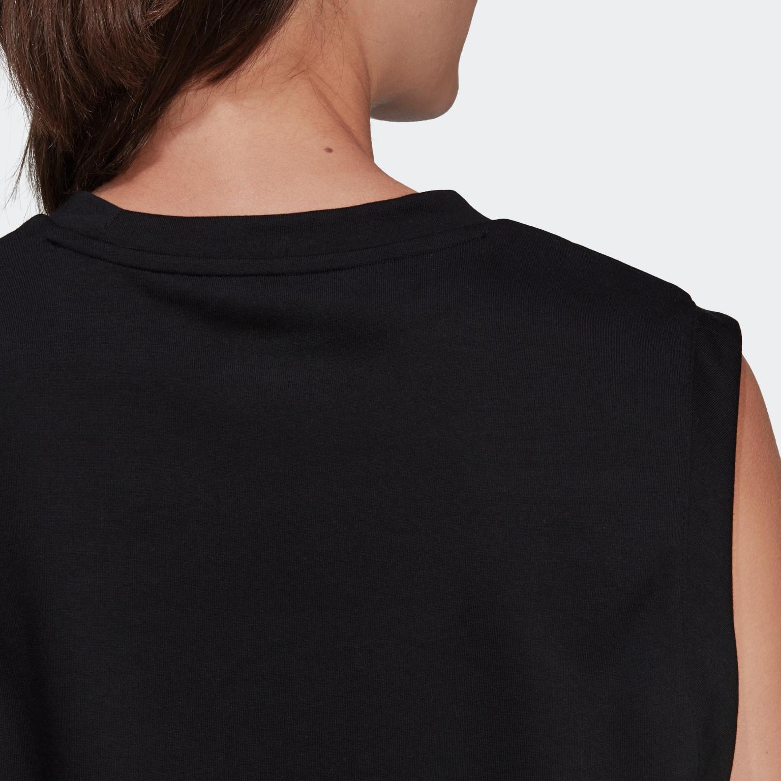 adidas Designed To Move Studio träningslinne Svart