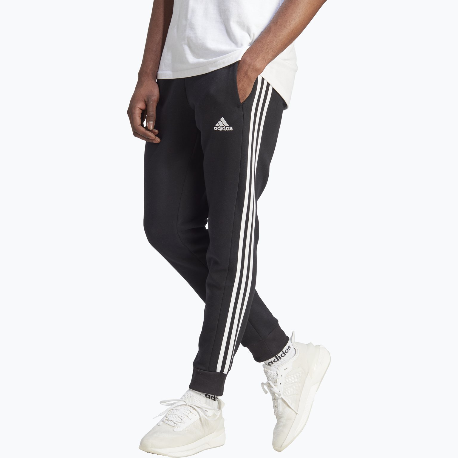 adidas Essentials Fleece 3-Stripes Tapered M mjukisbyxor Svart