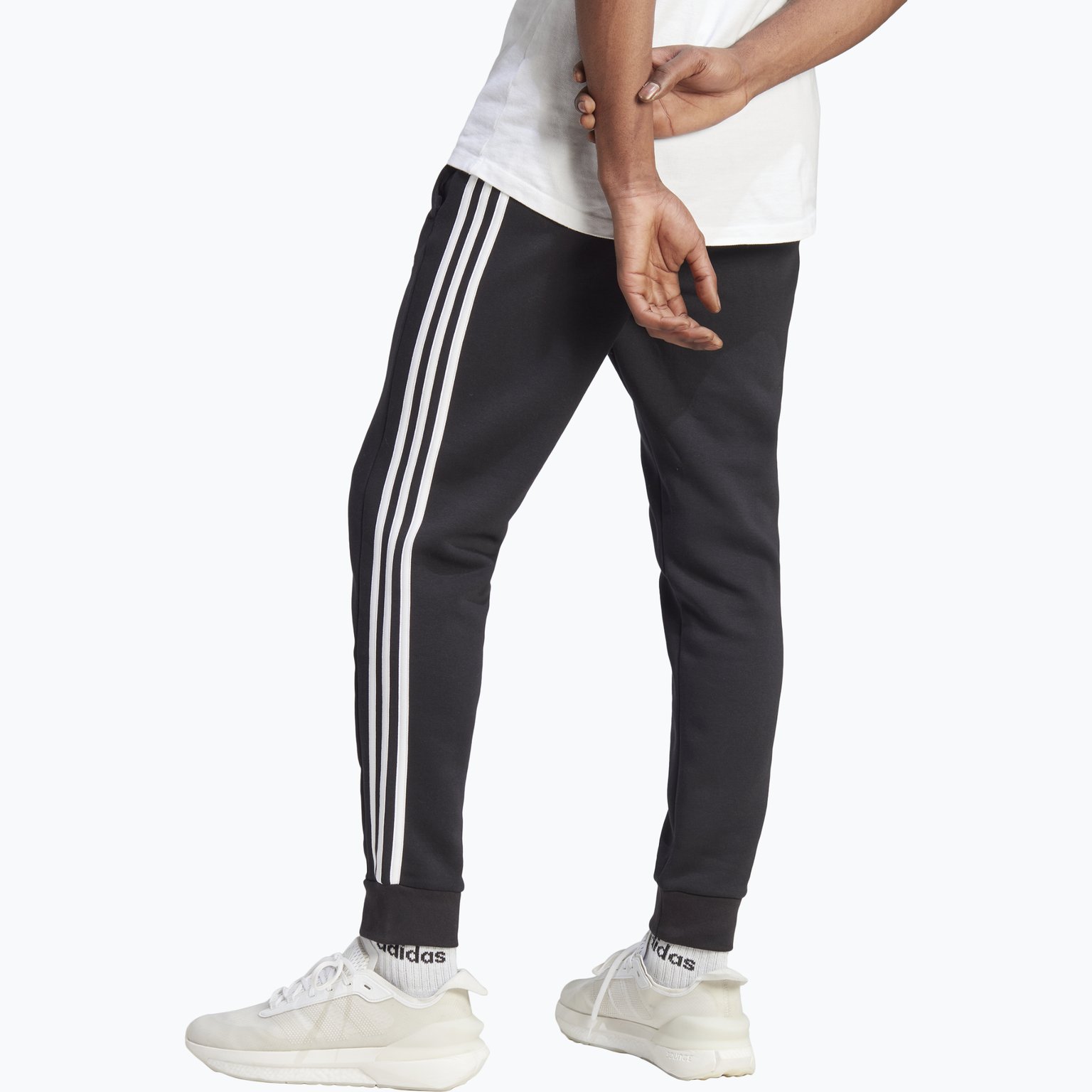 adidas Essentials Fleece 3-Stripes Tapered M mjukisbyxor Svart