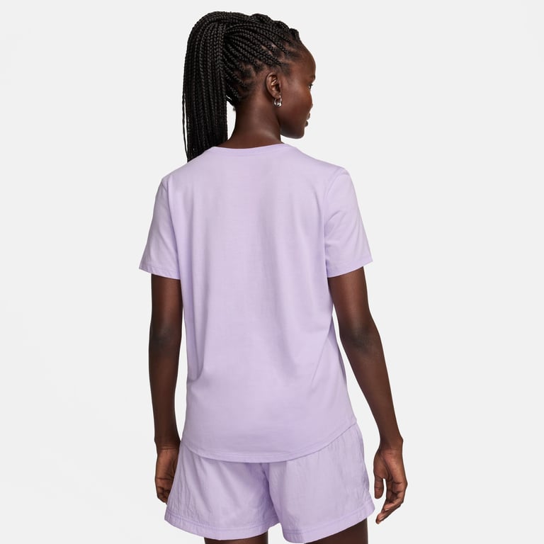 Nike Sportswear Club Essentials W t-shirt Lila