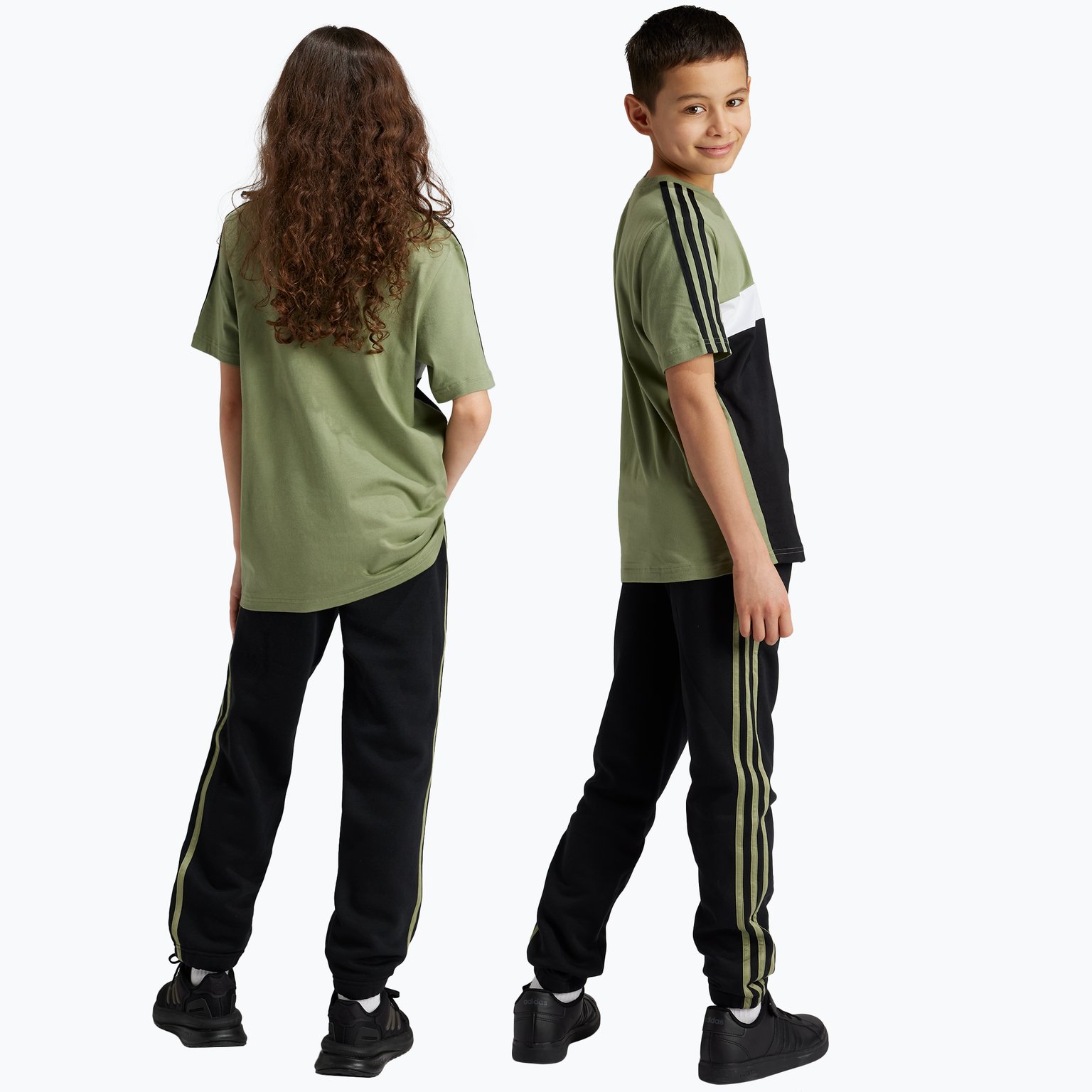 adidas Essentials 3-Stripes Fleece JR mjukisbyxor Svart