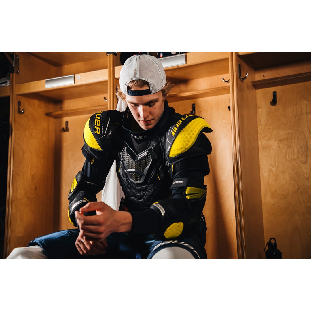 Bauer Hockey S21 Supreme Ignite Pro+ INT axelskydd