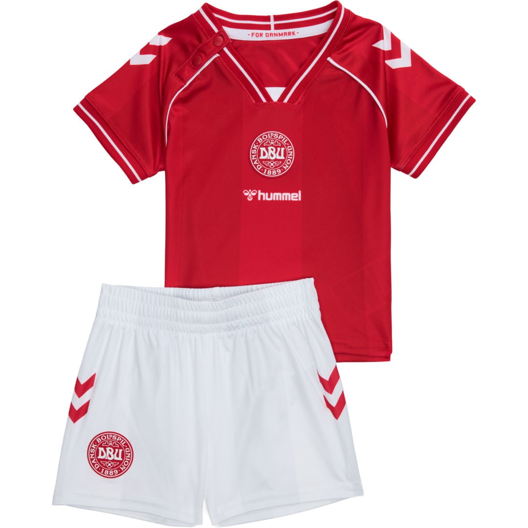 Hummel Denmark Home 26 Baby MR matchställ