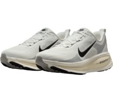 Nike VOMERO 18 LÖPARSKOR Vit