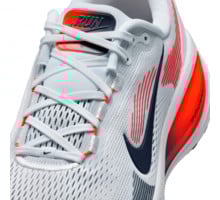 Nike VOMERO 18 LÖPARSKOR Vit
