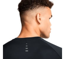 Nike STRIDE DRI-FIT SHORT SLEEVE LÖPART-SHIRT Svart