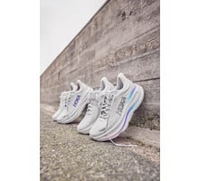 HOKA ONE ONE BONDI 9 LÖPARSKOR 