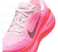 Nike VOMERO PLUS LÖPARSKOR Rosa