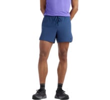 New Balance ATHLETICS RUN 5" LÖPARSHORTS Blå
