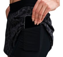 Nike SWIFT WOMENS DRI-FIT MID-RISE LÖPARSHORTS Svart