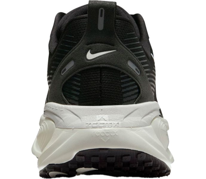Nike VOMERO 18 LÖPARSKOR Svart
