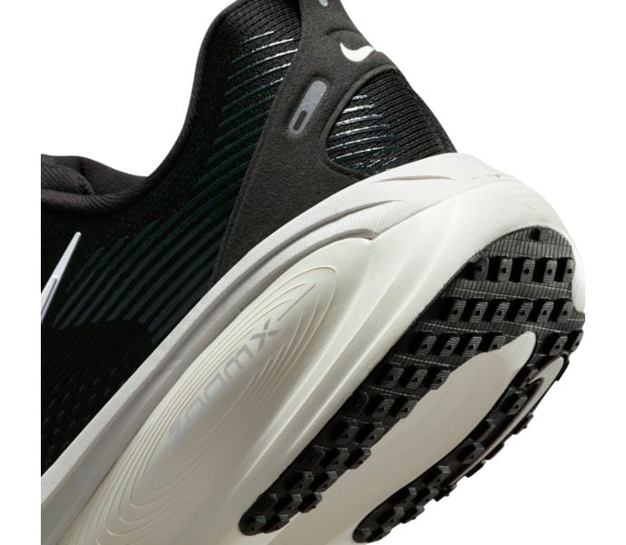 Nike VOMERO 18 LÖPARSKOR Svart