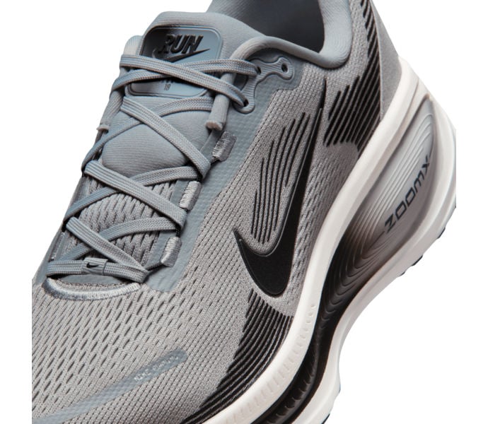 Nike VOMERO 18 LÖPARSKOR Grå