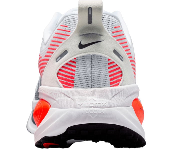 Nike VOMERO 18 LÖPARSKOR Vit