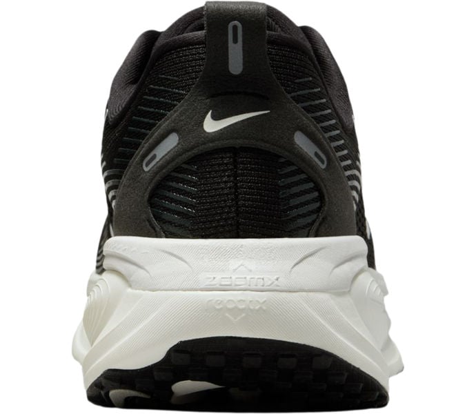 Nike VOMERO 18 LÖPARSKOR Svart