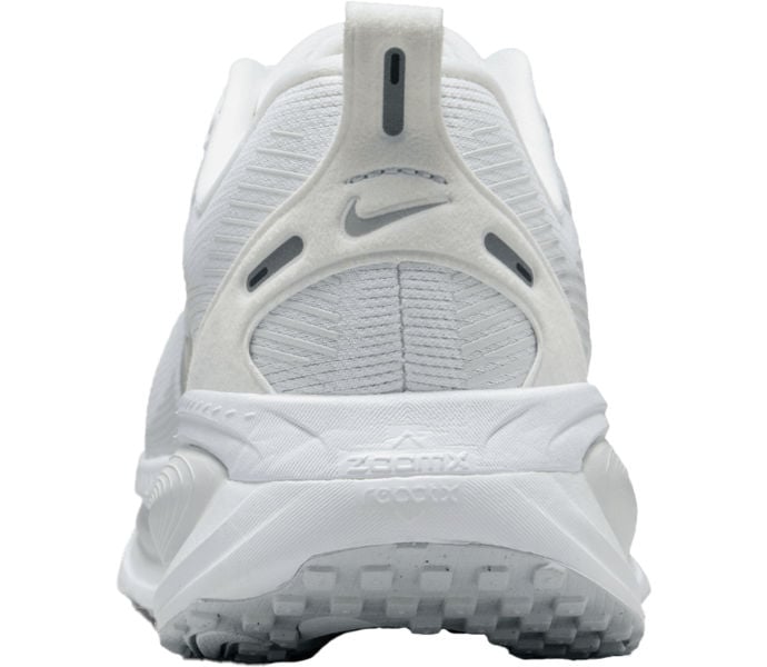 Nike VOMERO 18 LÖPARSKOR Vit