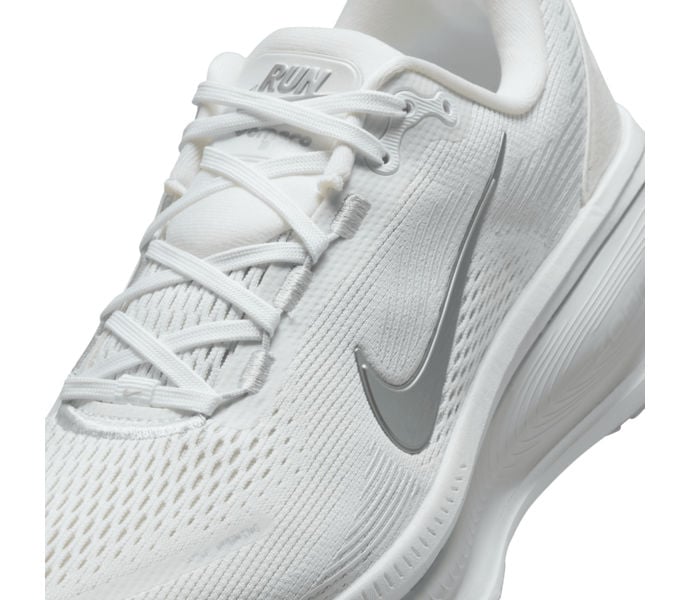 Nike VOMERO 18 LÖPARSKOR Vit