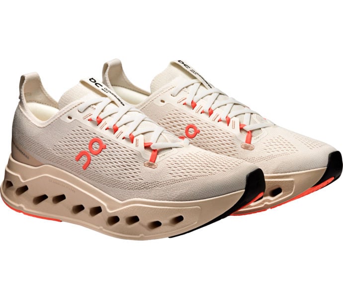 ON CLOUDSURFER MAX LÖPARSKOR Beige