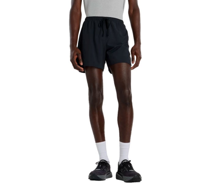 New Balance ATHLETICS RUN 5" LÖPARSHORTS Svart