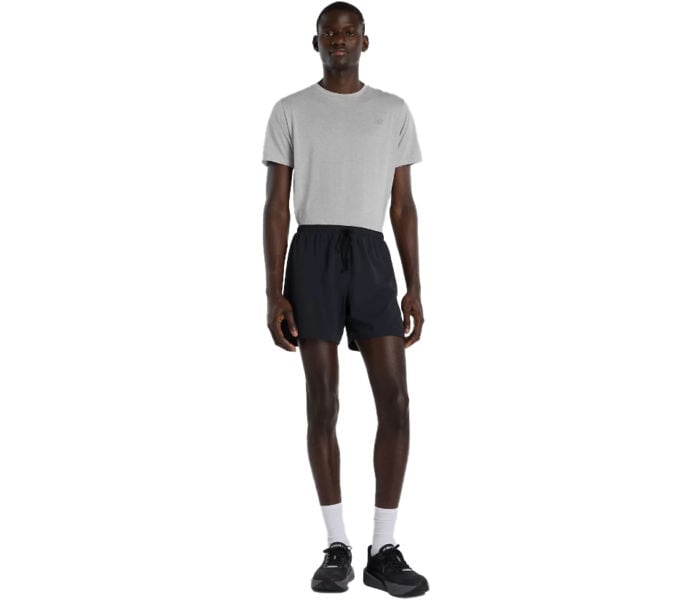 New Balance ATHLETICS RUN 5" LÖPARSHORTS Svart