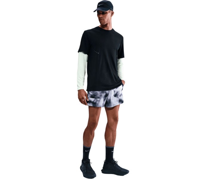 Nike RUN PINNACLE MEN'S DRI-FIT T-SHIRT Svart