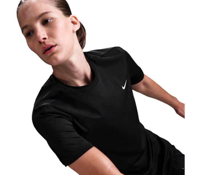 Nike SWIFT DRI-FIT SHORT SLEEVE LÖPAR T-SHIRT Svart