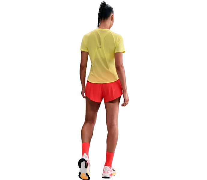 Nike SWIFT DRI-FIT SHORT SLEEVE LÖPAR T-SHIRT Gul