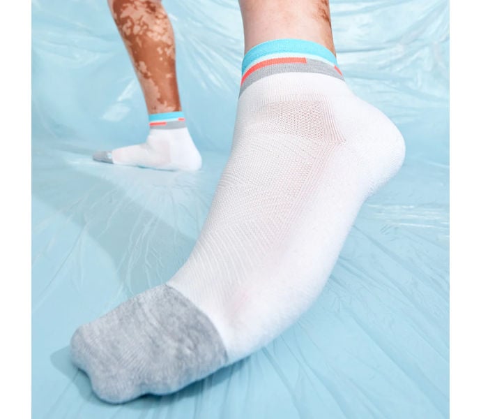 Feetures ELITE LIGHT CUSHION QUARTER LÖPARSTRUMPA Vit