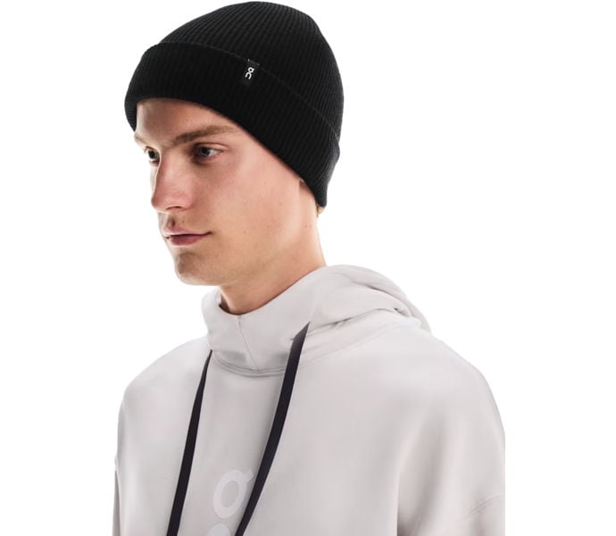 ON MERINO BEANIE LÖPARMÖSSA Svart