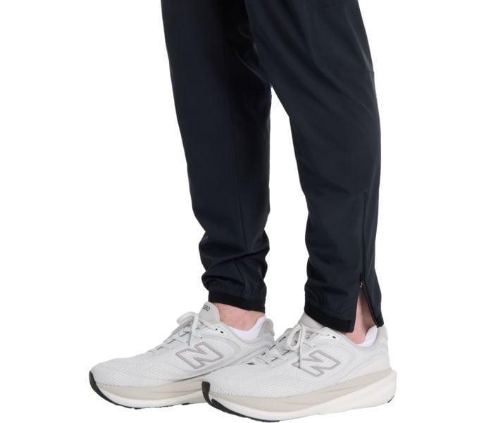 New Balance ATHLETICS RUN JOGGER LÖPARBYXOR Svart