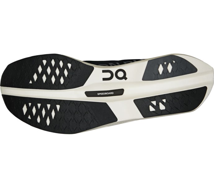 ON CLOUDBOOM VOLT KOLFIBERSKOR Svart