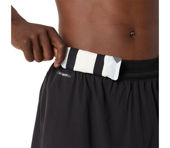 Asics METARUN 5 INCH SHORT LÖPARSHORTS Svart