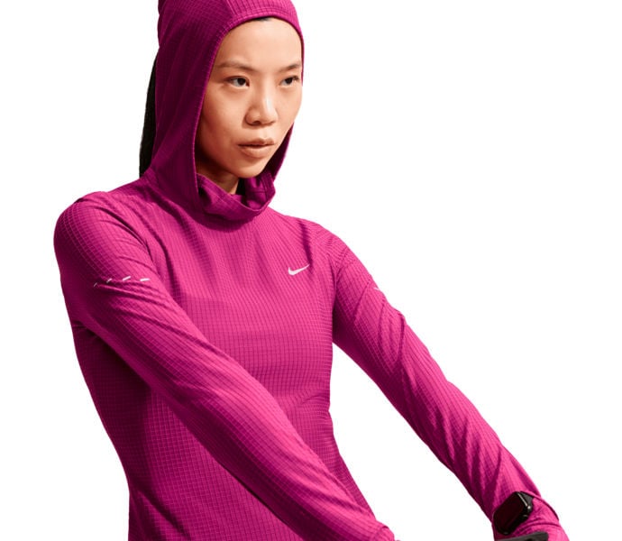 Nike SWIFT THERMA-FIT LONG-SLEEVE HOODED LÖPARTRÖJA Rosa