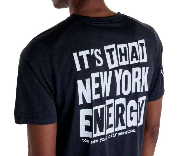 New Balance NYC MARATHON ATHLETICS GRAPHIC T-SHIRT Svart